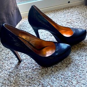 Black fishnet textured platform heels size 6